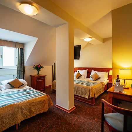 Hotel U Divadla - Czech Leading Hotels Prag Dış mekan fotoğraf