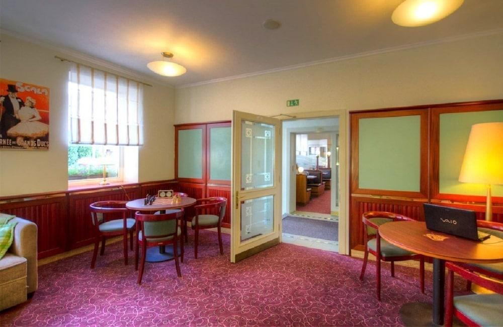Hotel U Divadla - Czech Leading Hotels Prag Dış mekan fotoğraf