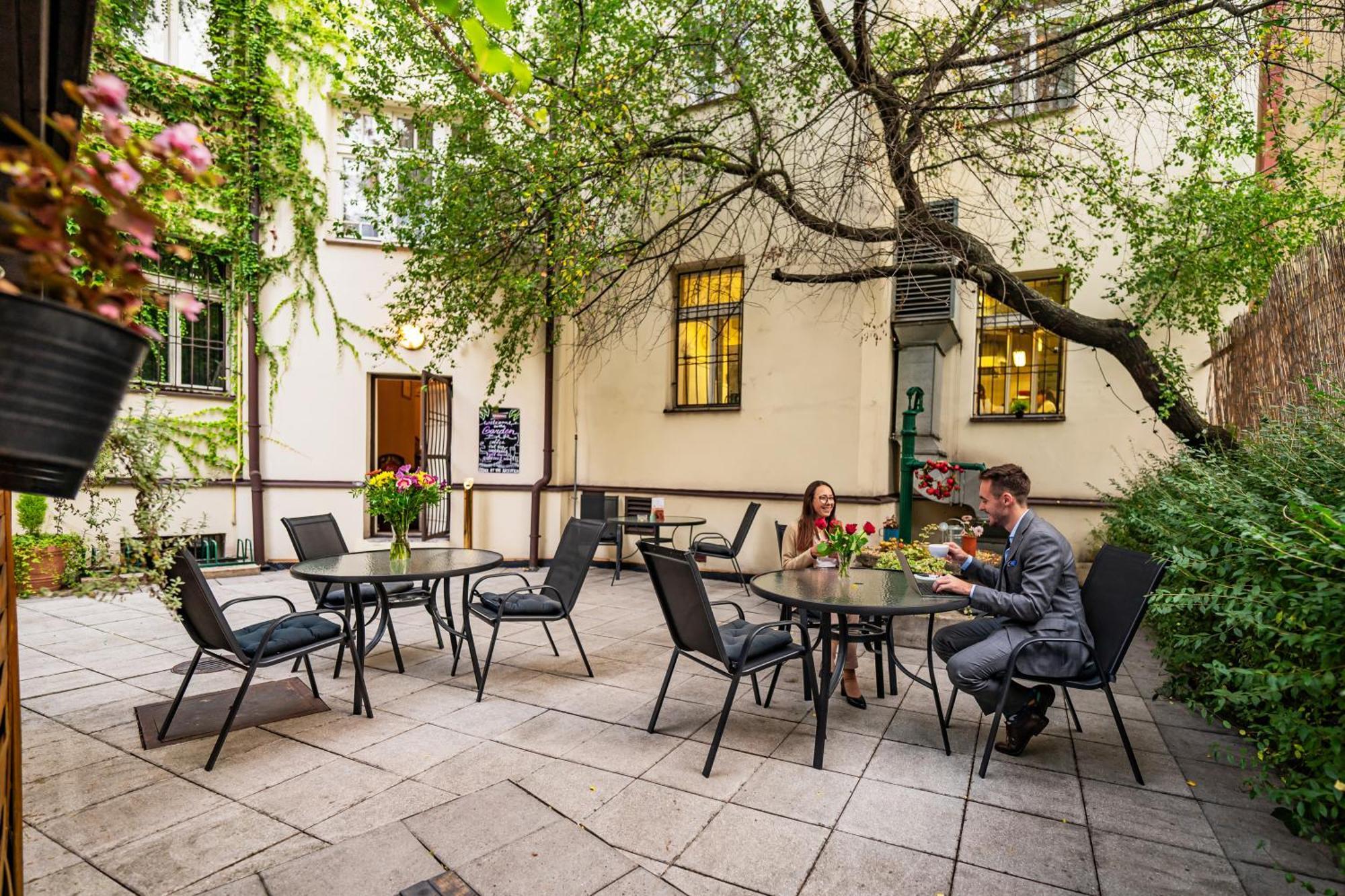 Hotel U Divadla - Czech Leading Hotels Prag Dış mekan fotoğraf