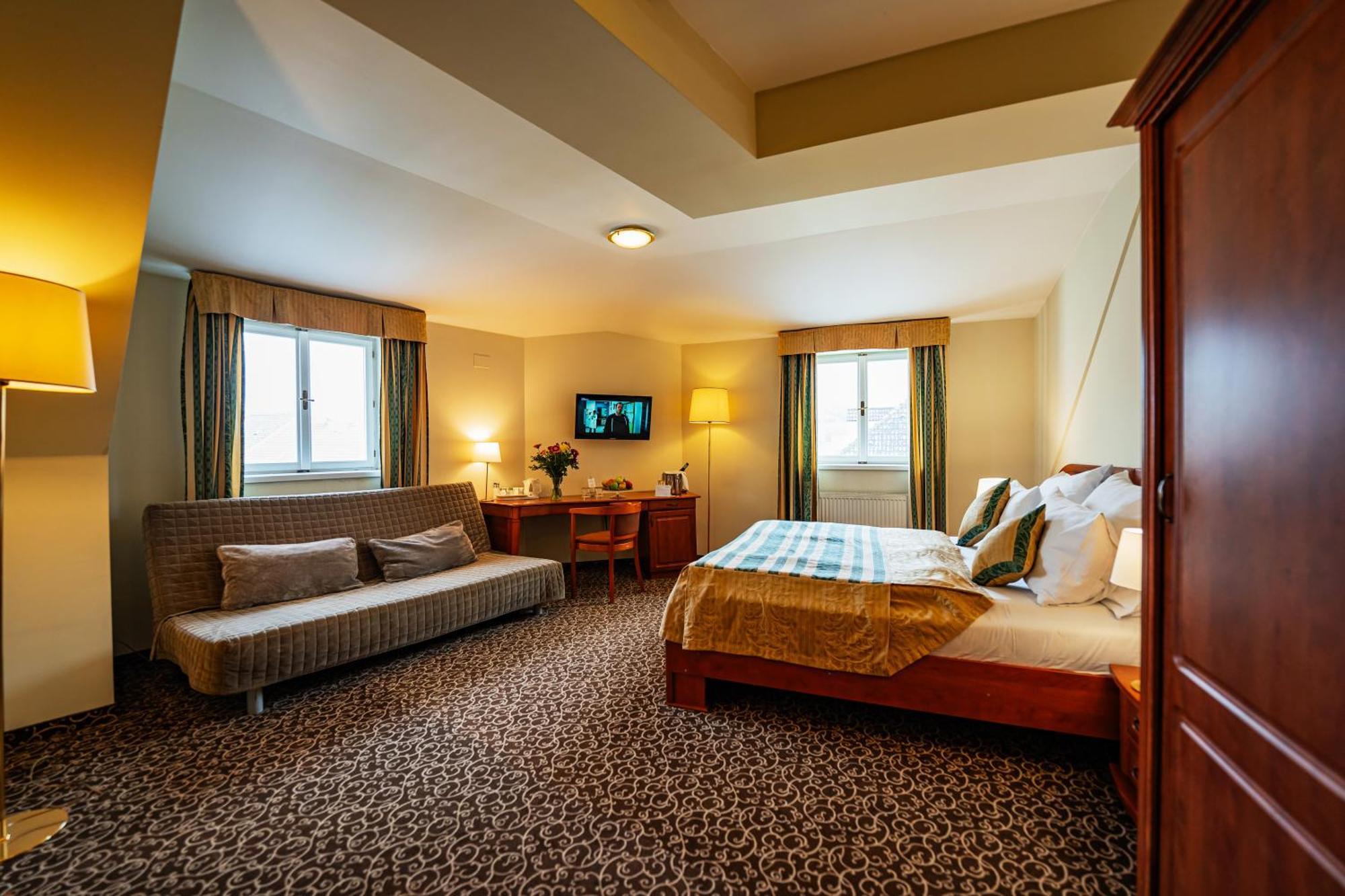Hotel U Divadla - Czech Leading Hotels Prag Dış mekan fotoğraf