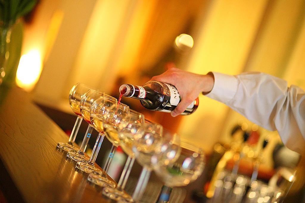 Hotel U Divadla - Czech Leading Hotels Prag Dış mekan fotoğraf