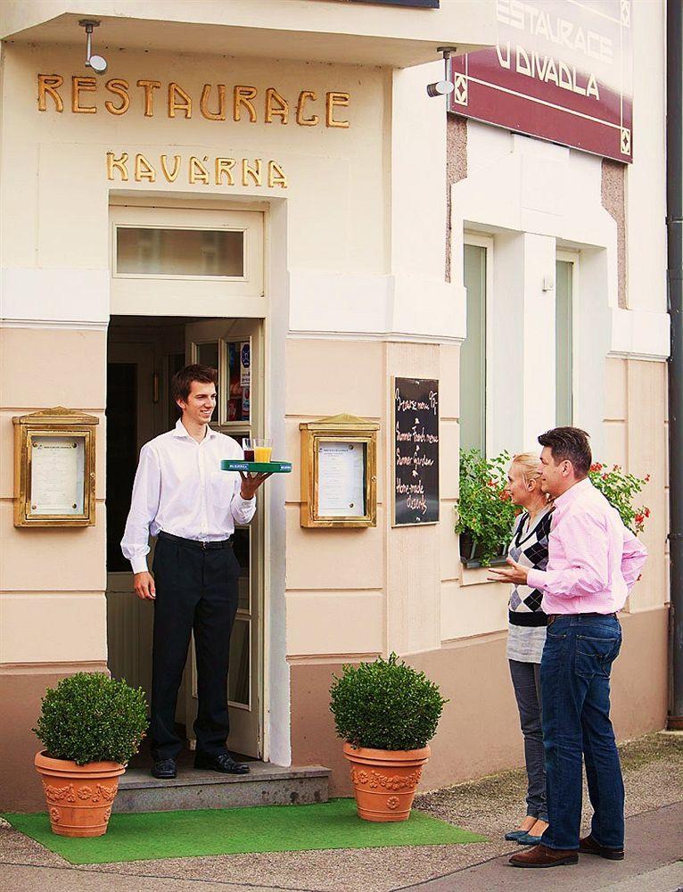 Hotel U Divadla - Czech Leading Hotels Prag Dış mekan fotoğraf