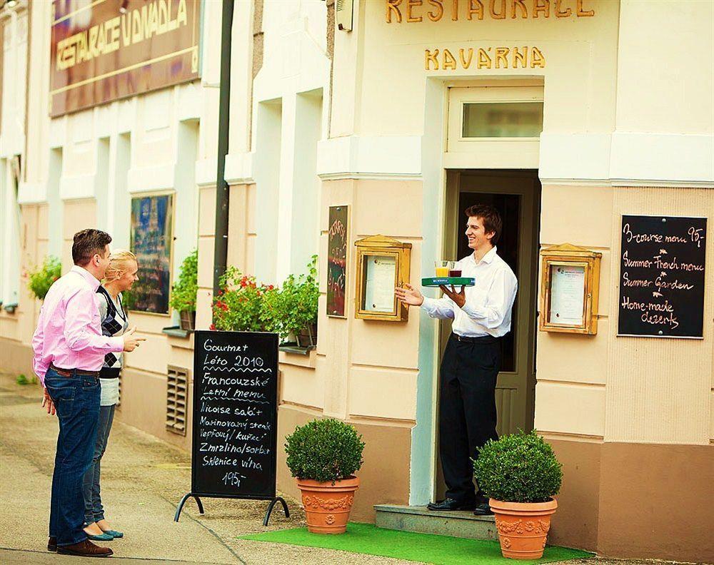 Hotel U Divadla - Czech Leading Hotels Prag Dış mekan fotoğraf