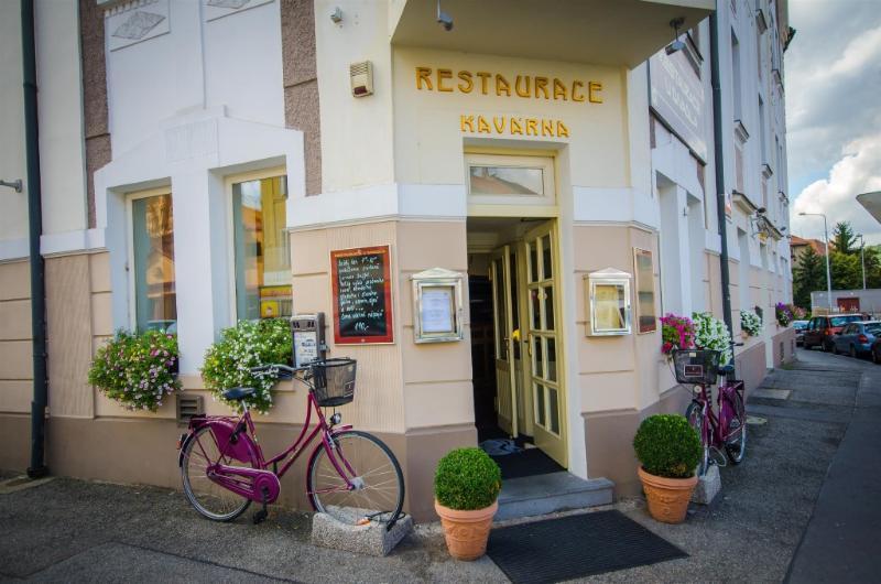Hotel U Divadla - Czech Leading Hotels Prag Dış mekan fotoğraf