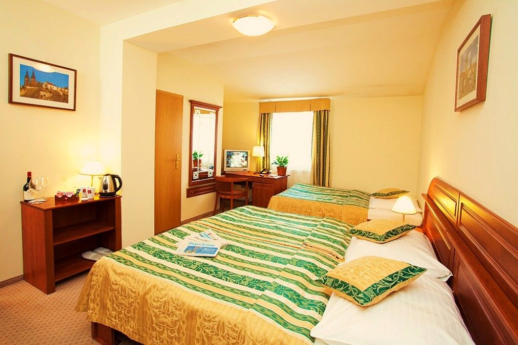 Hotel U Divadla - Czech Leading Hotels Prag Dış mekan fotoğraf