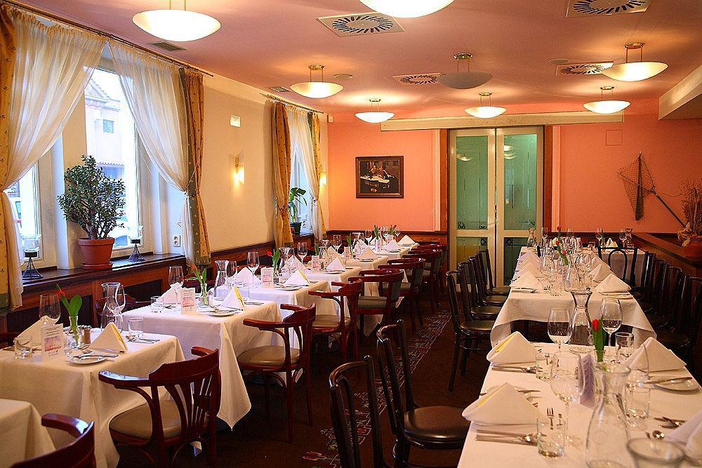 Hotel U Divadla - Czech Leading Hotels Prag Dış mekan fotoğraf