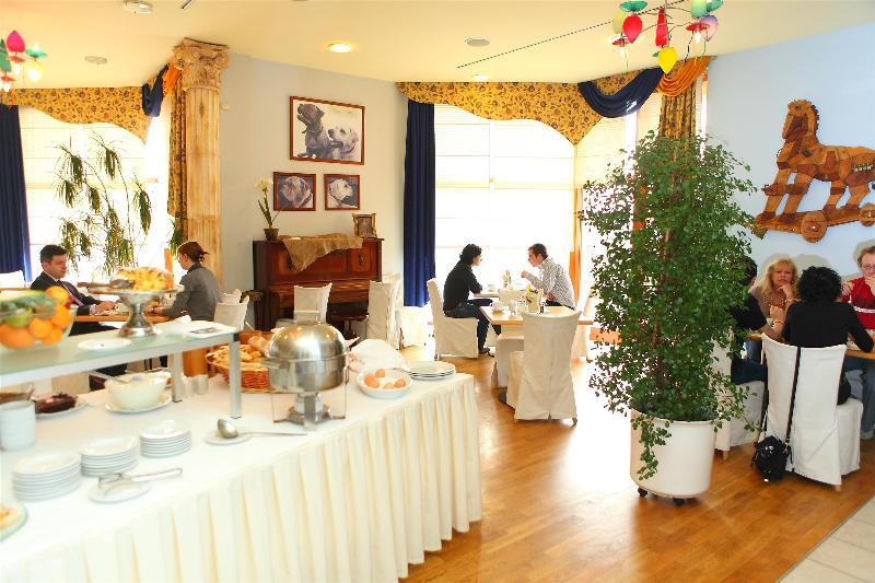 Hotel U Divadla - Czech Leading Hotels Prag Dış mekan fotoğraf
